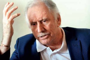 IAN CHAPPELL RETIRES AS CRICKET COMMENTATOR