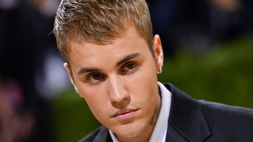 JUSTIN BIEBER CANCELS SHOW IN INDIA