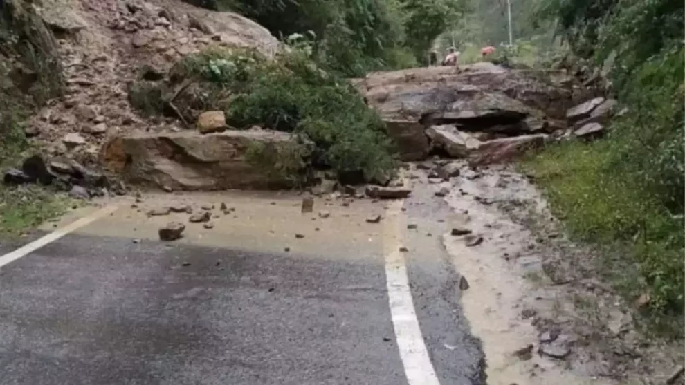 YELLOW ALERT OF HEAVY RAIN IN MANY DISTRICTS, GANGOTRI AND YAMUNOTRI HIGHWAYS CLOSED DUE TO LANDSLIDES