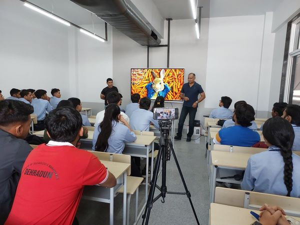 STUDENTS LEARNT TECHNIQUES OF PHOTOGRAPHY BY ACE PHOTOGRAPHER VIVEK SINGH AT I.T.M. DEHRADUN 